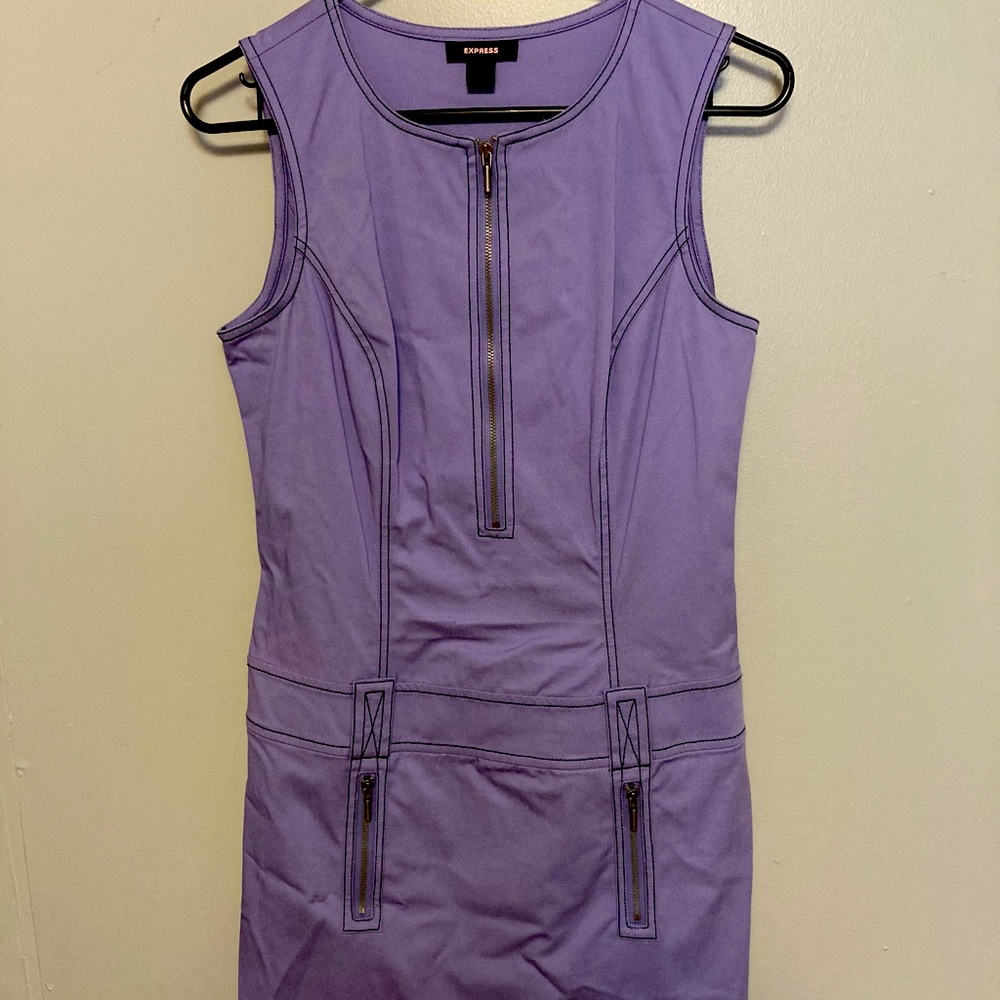 EXPRESS MINIDRESS CURVY AND FITTED.